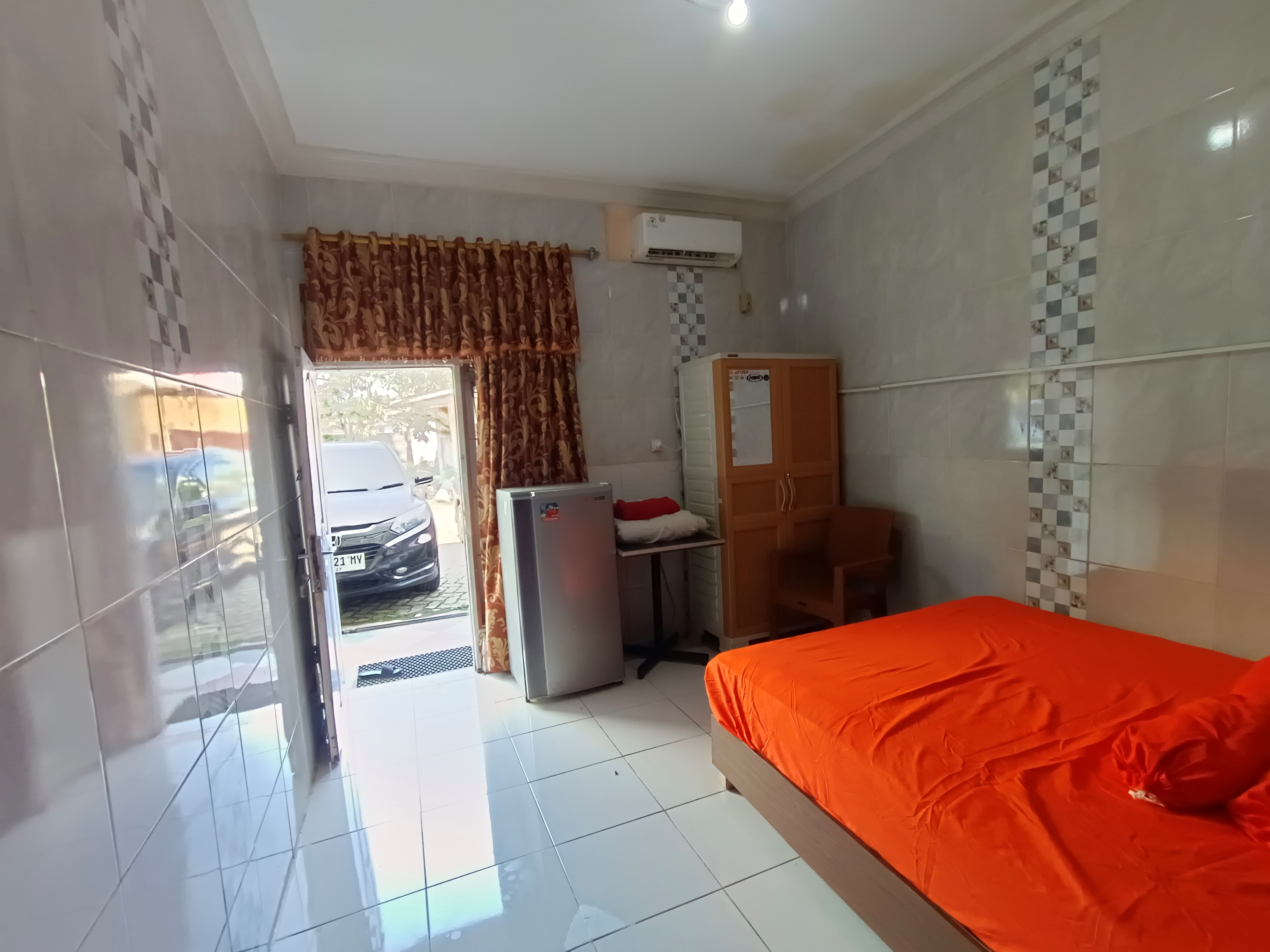 Kamar 102B